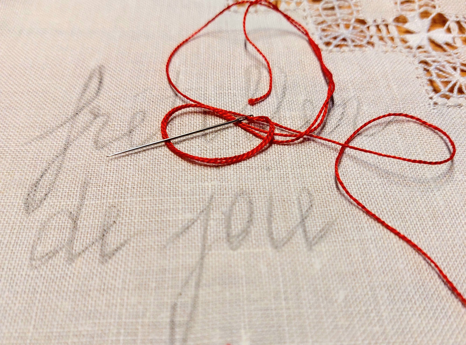 Sofie Vinet - fil rouge au sol