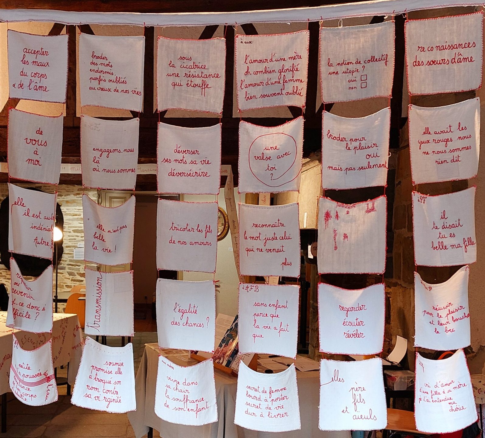 Sofie Vinet - Brodeuse écriveuse - Paroles Brodées - Orientations Féministes - Châteaubriant (44)