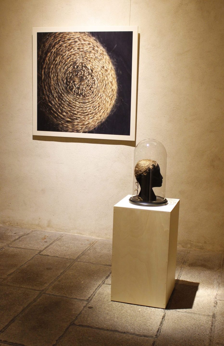 Sofie Vinet - Madame Filosa - Le Bonnet - impression sur bois - Le Pilori - Niort (79)