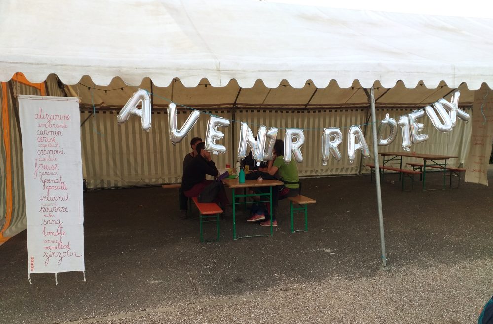 Sofie Vinet - Brodeuse écriveuse - Broder c'est Résister - rassemblement anti-nucléaire féministe
