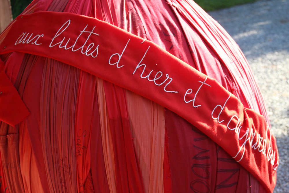 Sofie Vinet - Brodeuse écriveuse - Broder c'est Résister - Pelote Rouge - Notre-Dame-des-Landes (44)