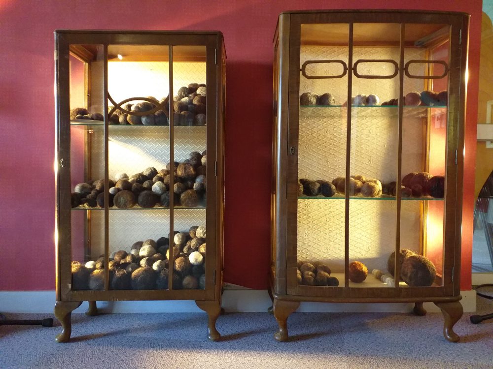 Sofie Vinet - Madame Filosa - Vitrine aux Pelotes - exposition Nozay (44)