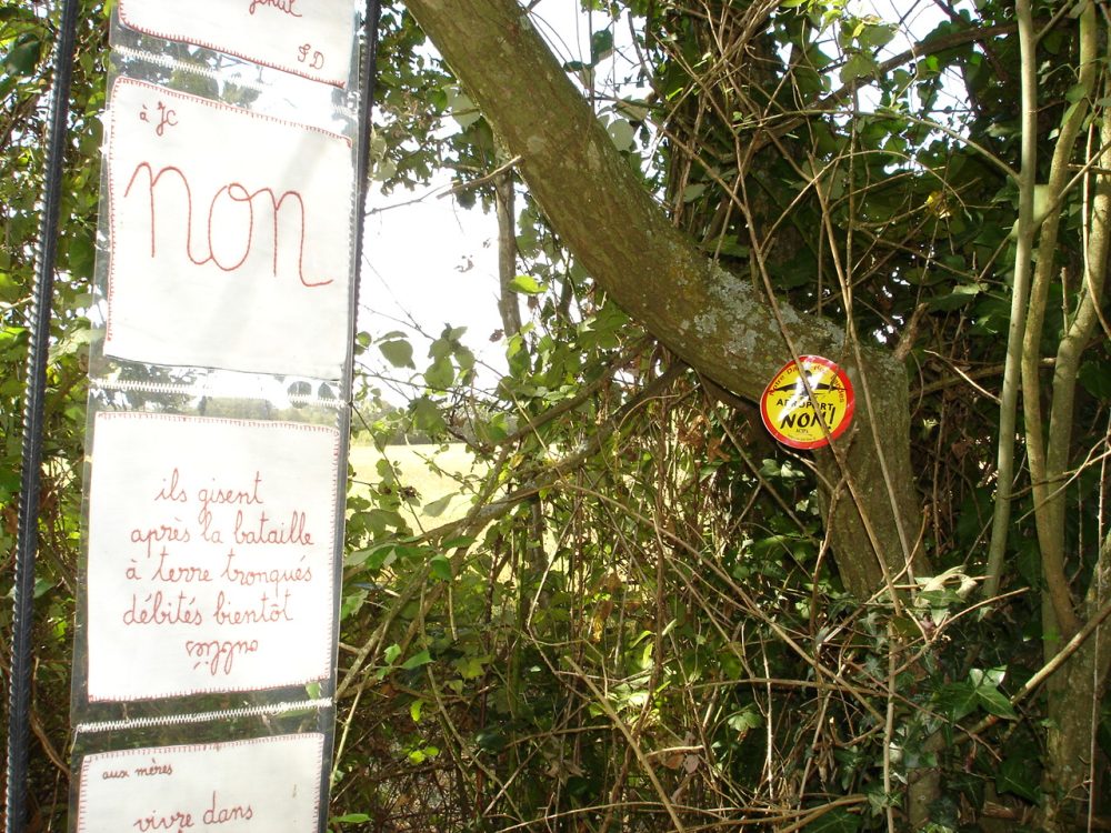 Sofie Vinet - Brodeuse écriveuse - Broder c'est Résister - parcours Notre-Dame-des-Landes (44)