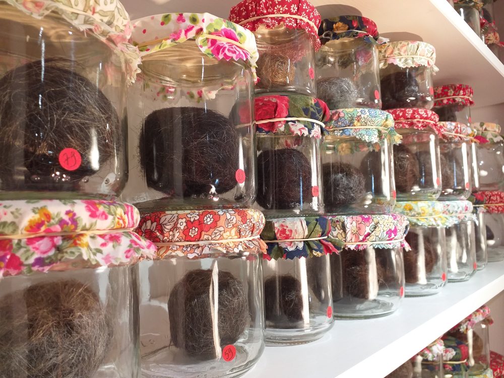 Sofie Vinet - Madame Filosa - Les Pelotes Confinées 2 - exposition de Nozay (44)