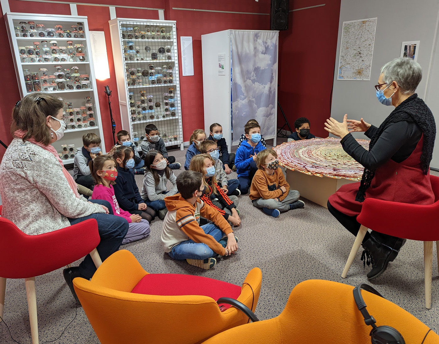 Sofie Vinet - fil rouge au sol