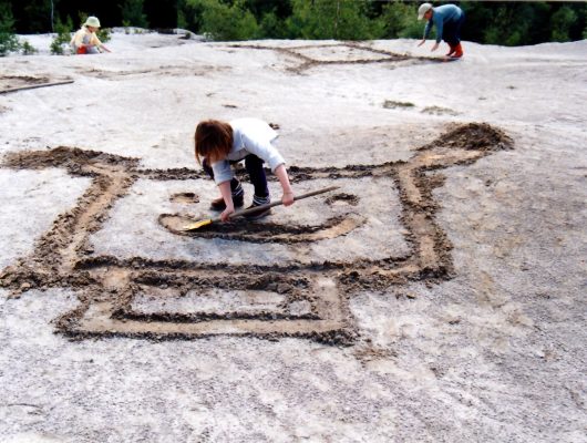 Sofie Vinet - Fille de la terre - Ateliers Land Art sur la Mine