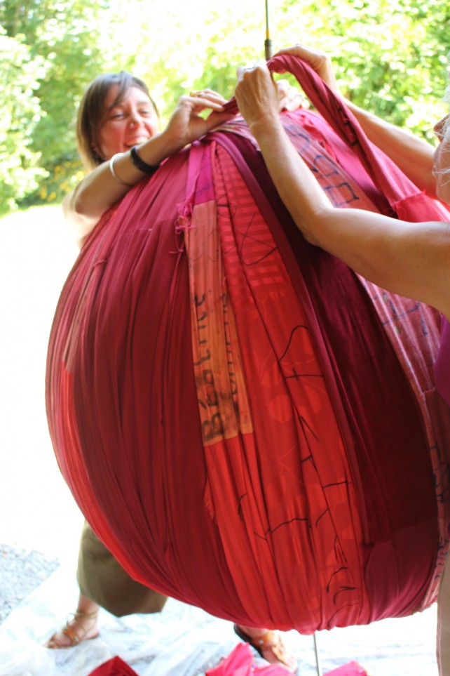 Sofie Vinet - Fille de la terre - La Pelote de Chiffons Rouges - atelier pelotage se passer le fil