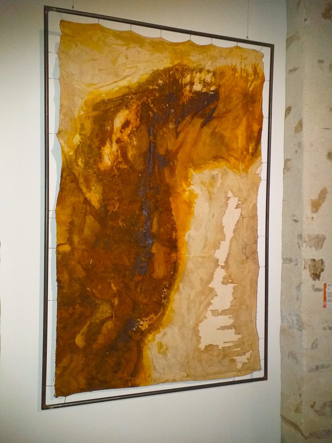 Sofie Vinet - Histoires de Femmes - Traverse - Drap oxydé tendu sur cadre métallique - Cholet (49) - 2021